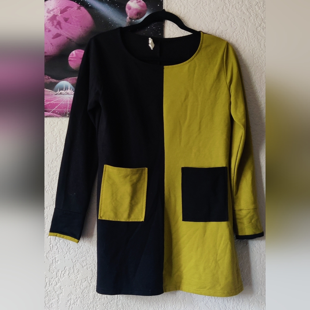 Dress V Green and Black Tunic